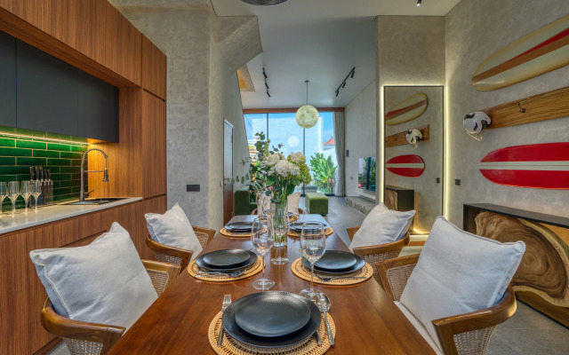 U Villas, Villa
