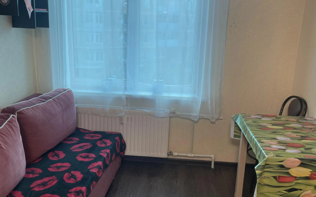 Uyutnaya ryadom s parkami Flat