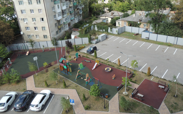 Umnaya S Alisoy Na Tsvetnike Flat