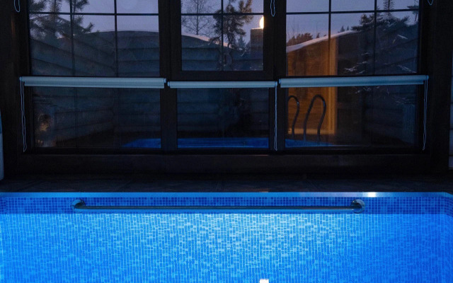 Частный Дом Избушка в Соснах с Бассейном и Хамамом