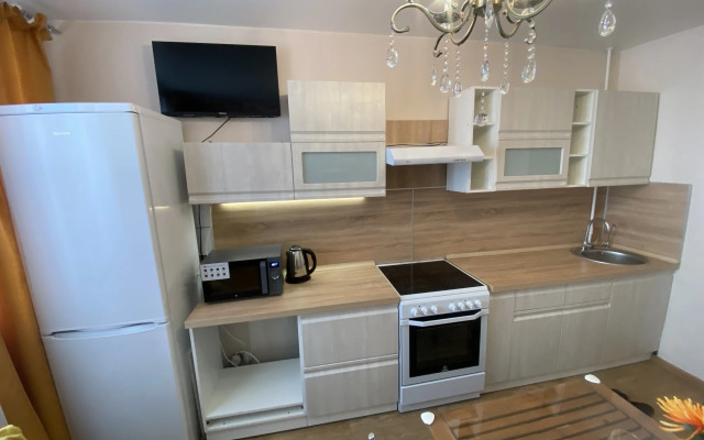 Ryadom s metro i parkom Flat