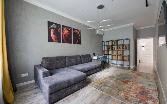 V Samom Tsentre Goroda Flat