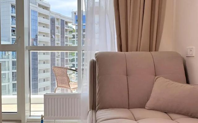 Апартаменты Яркая Студия с Видом на Море