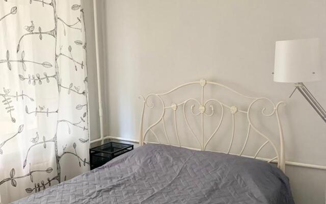 V Samom Tsentre Vozle Ploschadi Apartaments