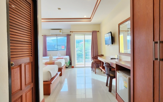 Phaithong Sotel Resort Hotel