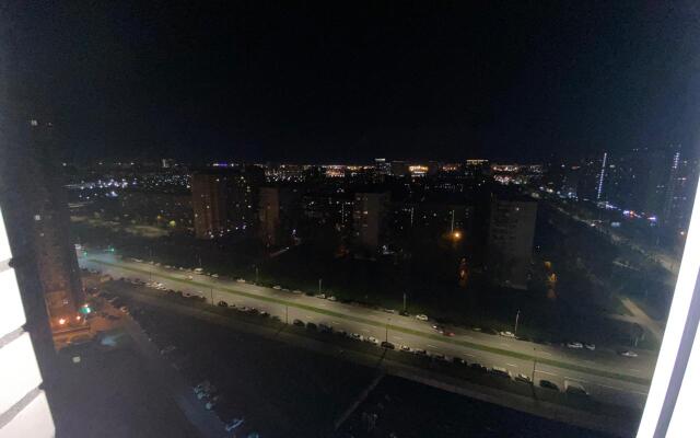 Samotsvet Na Ul Ordzhonikidze 52 Apartments