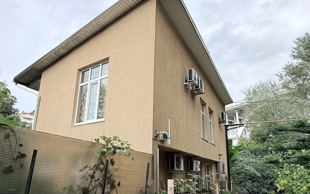 Na Chernomorskoy Guest House