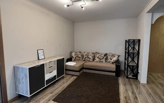 Alikhanova 38 Komfortno I Udobno Flat