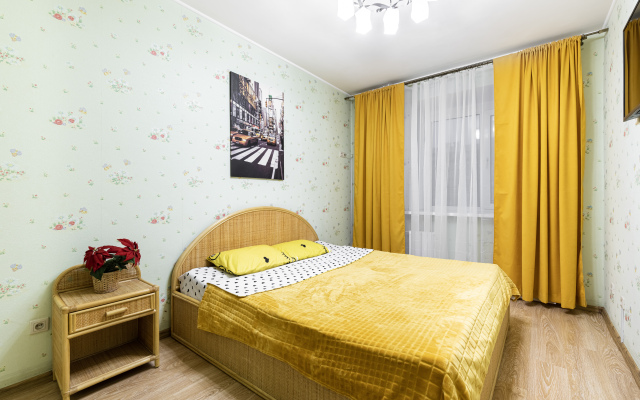 Na Vosem Person Apartments