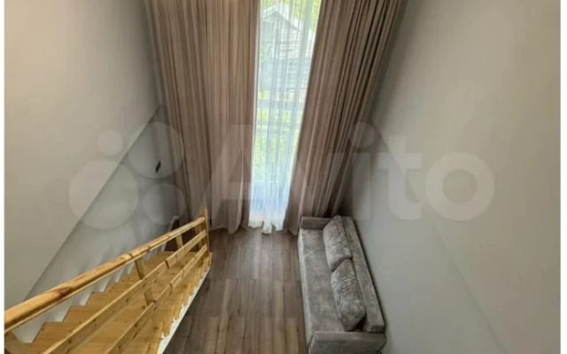 Dvukhurovnevaya u naberezhnoy reki Kamy Flat