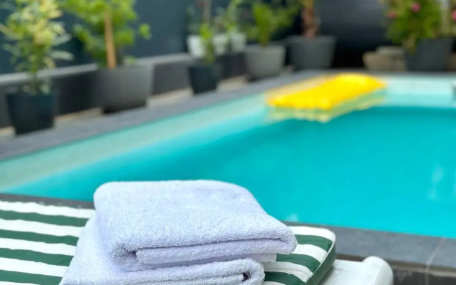 Eko s Basseynom Guest House
