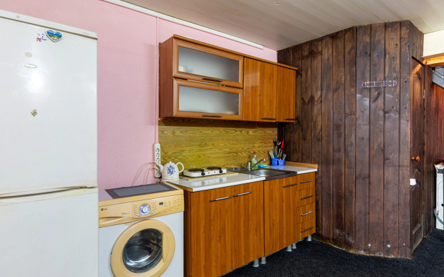 Na Leselidze 10b Guest House