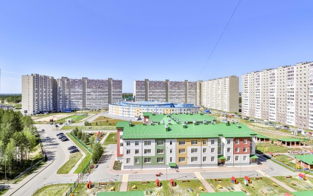 Divan-Krovat ryadom s ZHD vokzalom Apartments