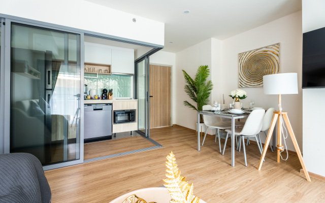 Phyll Phuket by NLA Apartment