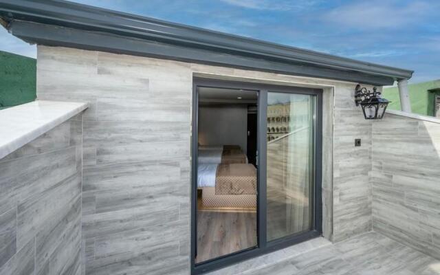 Luxury Airport Hotel by Zazzoni