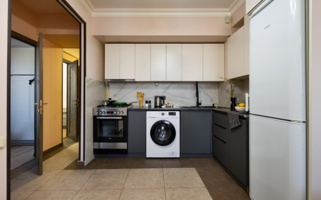 KeyGo #0015, 2 Bedroom, Balcony, City Center Apartments