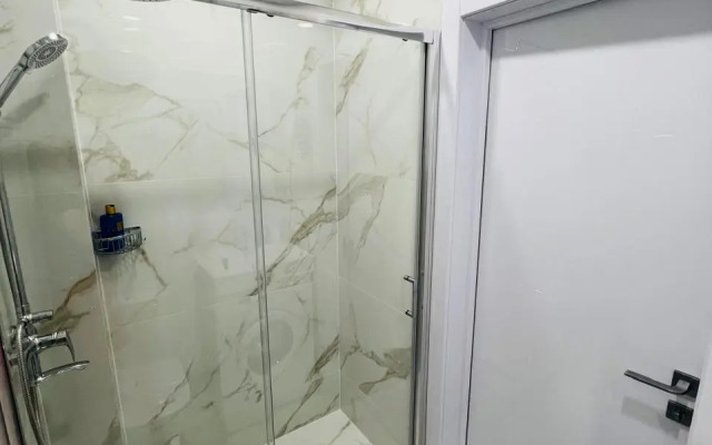 S Otdelnym Vkhodom V Apart-Komplekse S Basseynom Apartment