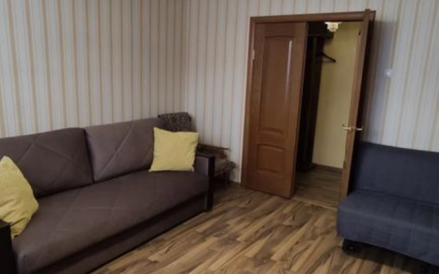 Trekhkomnatnaya Na Ulitse Leningradskaya 18 Flat