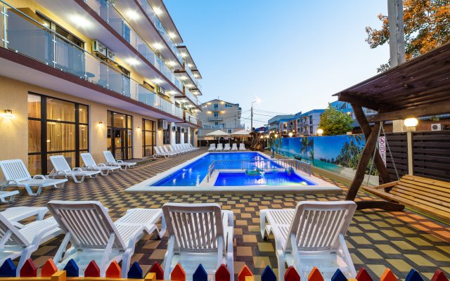 Leonsia Hotel