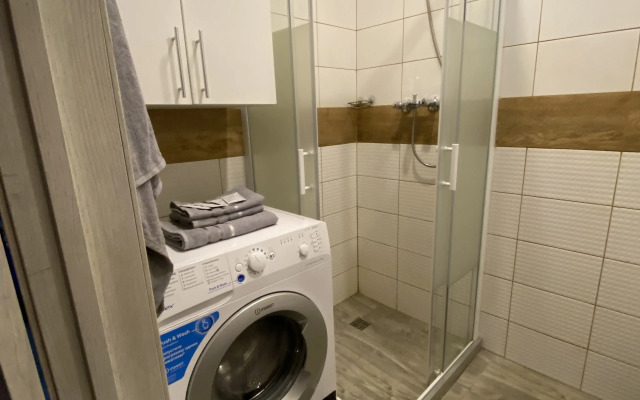 Studiya u Basseyna El Apart Apartments