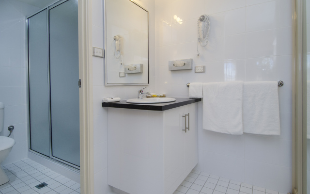 Quality Inn Railway Hotel
