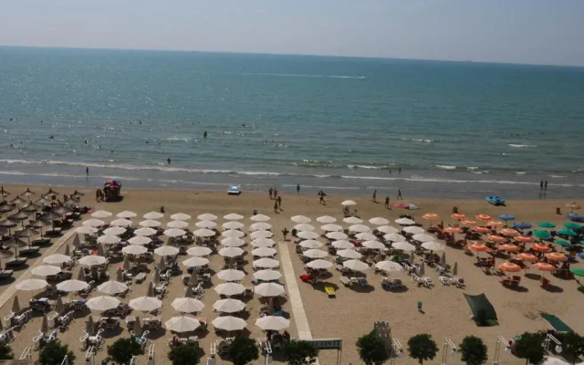 Отель Bel Conti