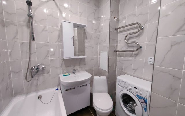 Sovremennaya studiya s vidom na Gorny Vozdukh Flat