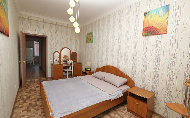 Двухкомнатная квартира в самом центре правого берега