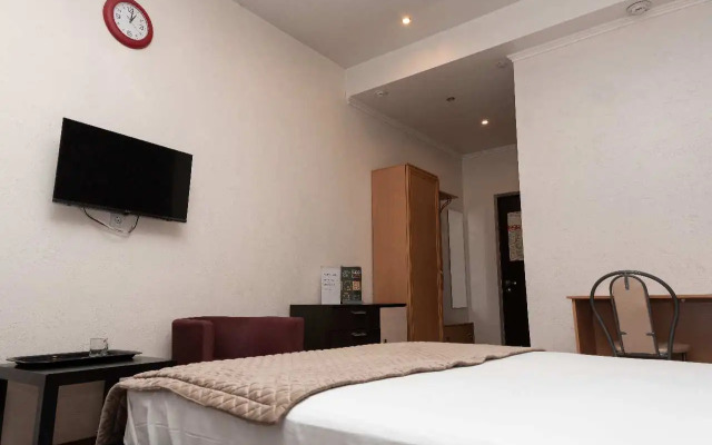 Отель Надежда