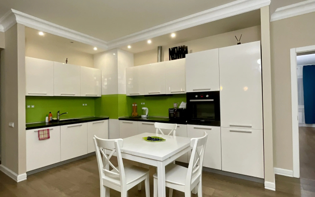 Квартира просторная 2ка с камином рядом с сибэкспоцентром