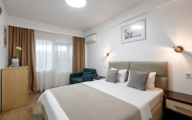 Sovremennik Guest House