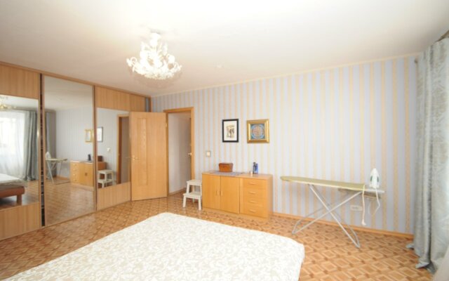 Апартаменты Уютная Трехкомнатная Квартира