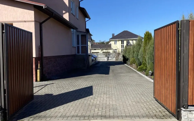 Na Zarechnoy Private House