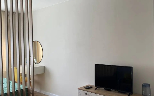 Svetlaya Uyutnaya na Ulitse Matochkina Flat