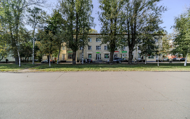 U Metro Akademicheskaya Dvukhkomnatnaya Flat