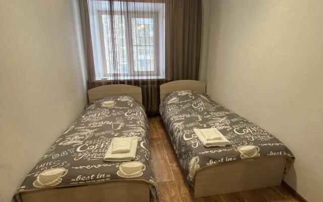 Апартаменты Шестиместная двушка DUBKI с 4 кроватями