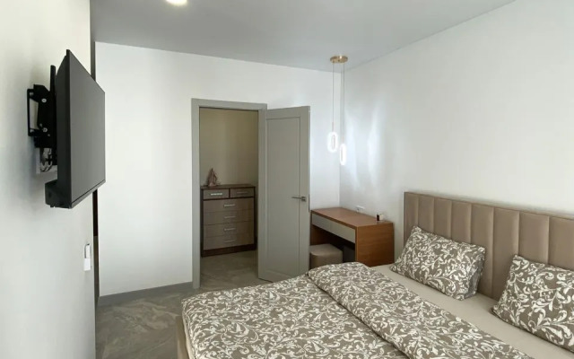 Апартаменты с кроватью 180 см, ванной и панорамными окнами, 17 этаж