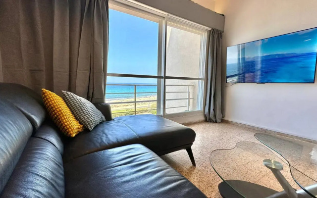 GW317 Gugel Waves Amazing Seaview Pool Flat