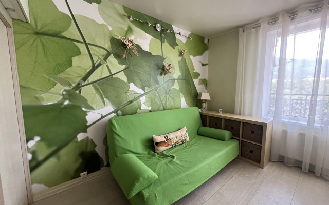 Safari Flat