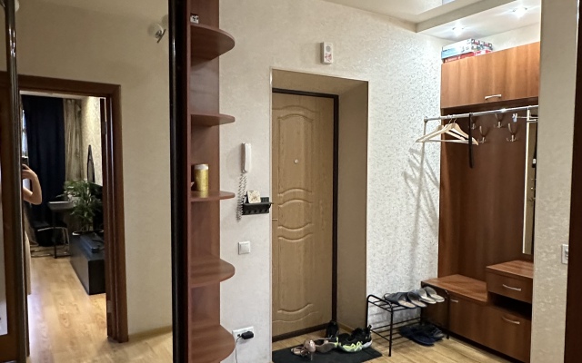 S Vidom Na Chashu I Kreml Flat