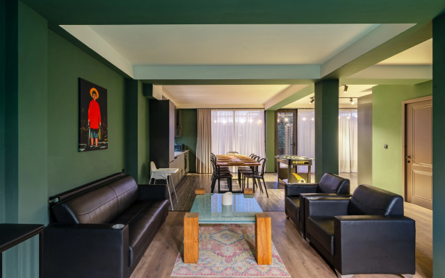 Chetyrehkomnatniye Niabi S Bilyyardom I Kinoteatrom Apartments