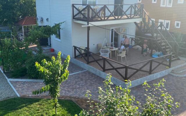 38 Popugaev Guest House