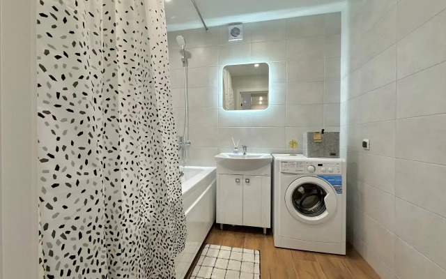 Ryadom S Readovskim Parkom Flat