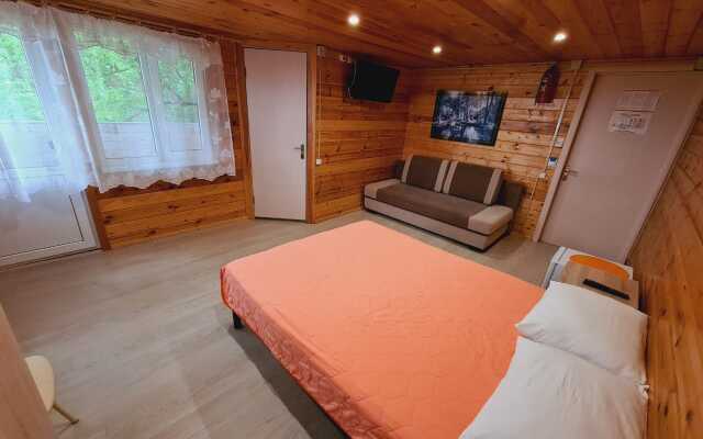 Oranzhevoe Solntse Mini-hotel