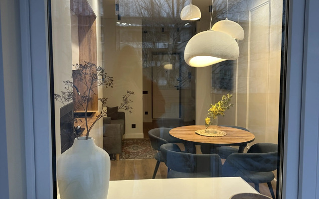 Sunny Flat