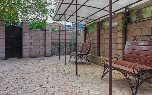 Tavrika Guest house