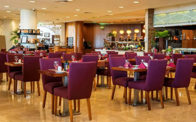 Yas Plaza Mangroves by IHG