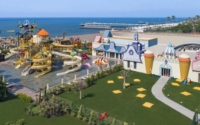 Titanic Mardan Palace