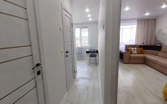 Квартира возле ТРЦ Плазма с лифтом и балконом