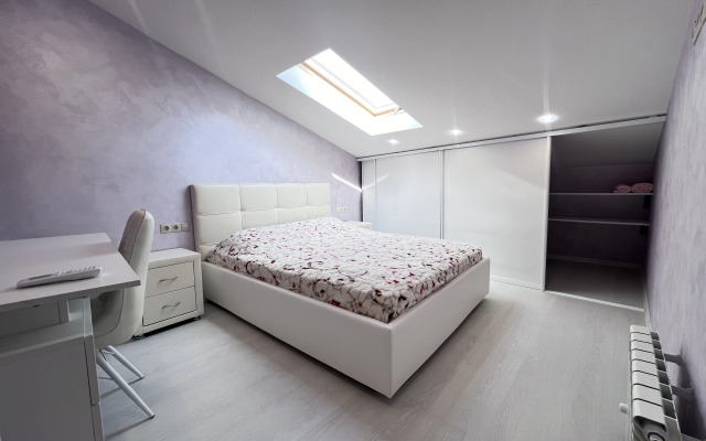 Stilnye Dvukhurovnevye Apartamenty Flat